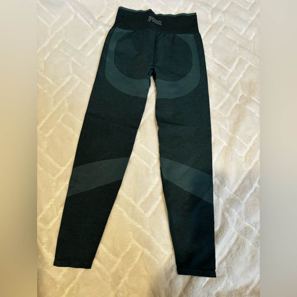 Women's Pink Leggings - hunter green Worn 1x Size Medium (but not tag) - Picture 3 of 9